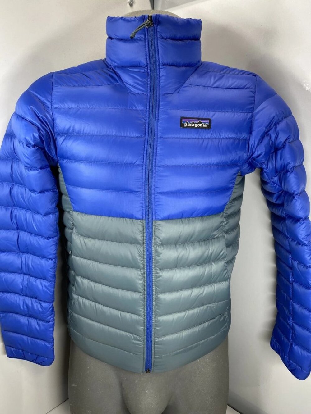 Patagonia Mens Sweater Jacket Blue/Grey Size XXS Down Insulated Full Zip